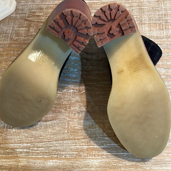 Black suede booties  by Vince Camino size 8 1/2M - Picture 8 of 8